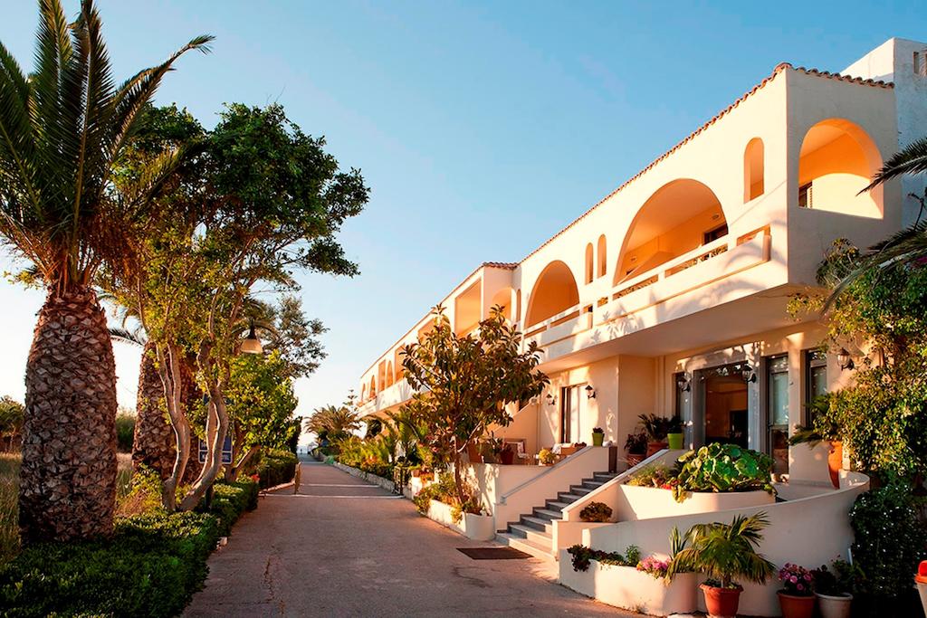 Фото готелю Marinos Beach Hotel