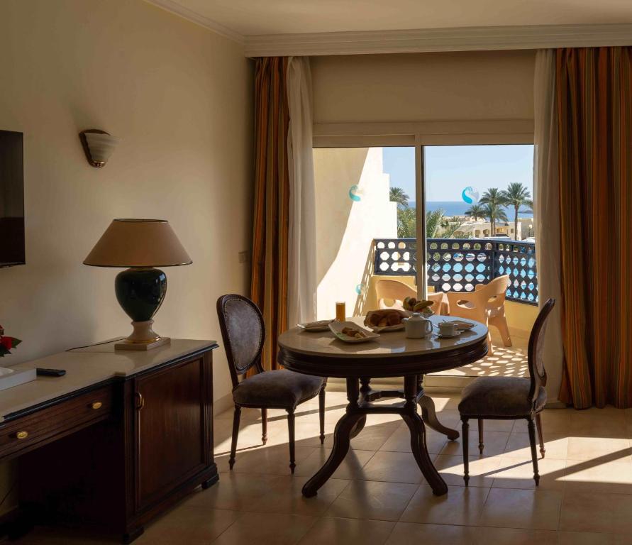 Отдых в отеле Grand Oasis Resort Sharm El Sheikh Шарм-эль-Шейх