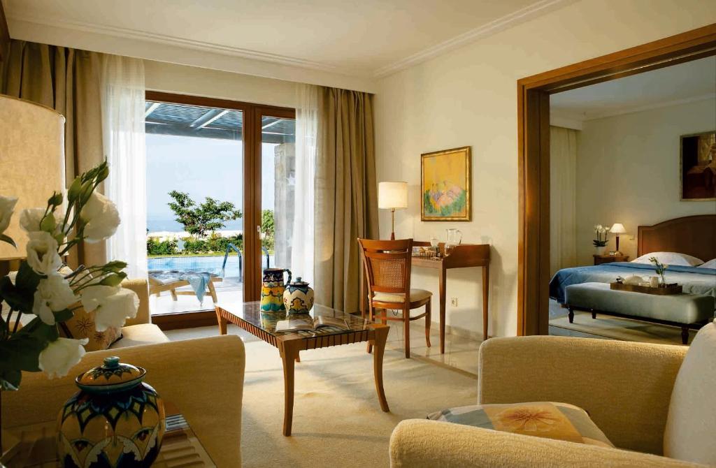 Reviews of tourists Aegean Melathron Thalasso Spa Hotel