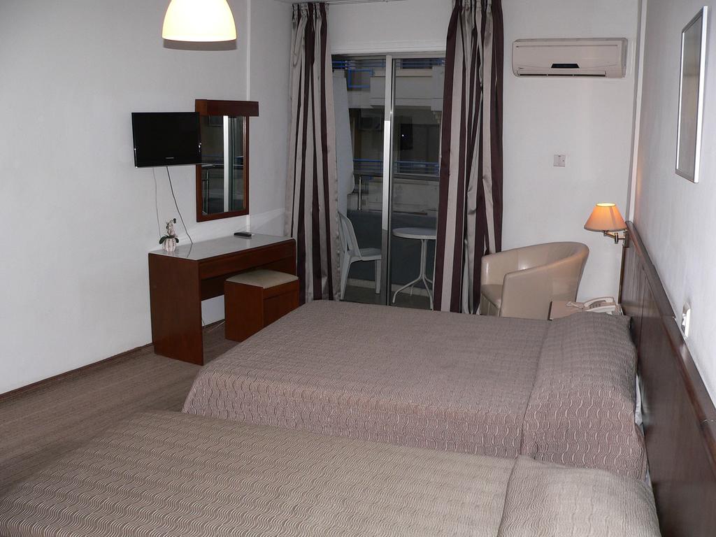 Petrou Bros Hotel Apts (ex. Blazer Residence), Larnaca