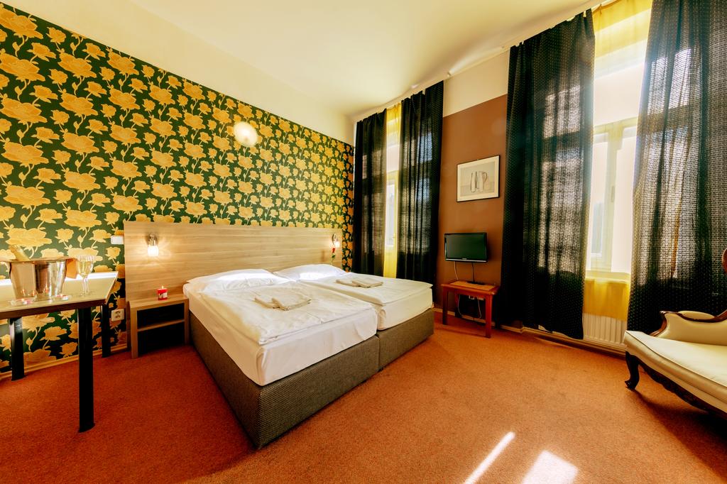 Відпочинок в готелі Otakar (Ex. Merlin) Прага Чехія