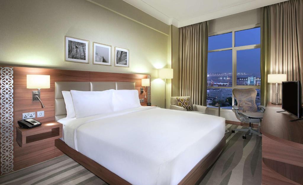 Hilton Garden Inn Dubai Al Muraqabat ОАЕ ціни