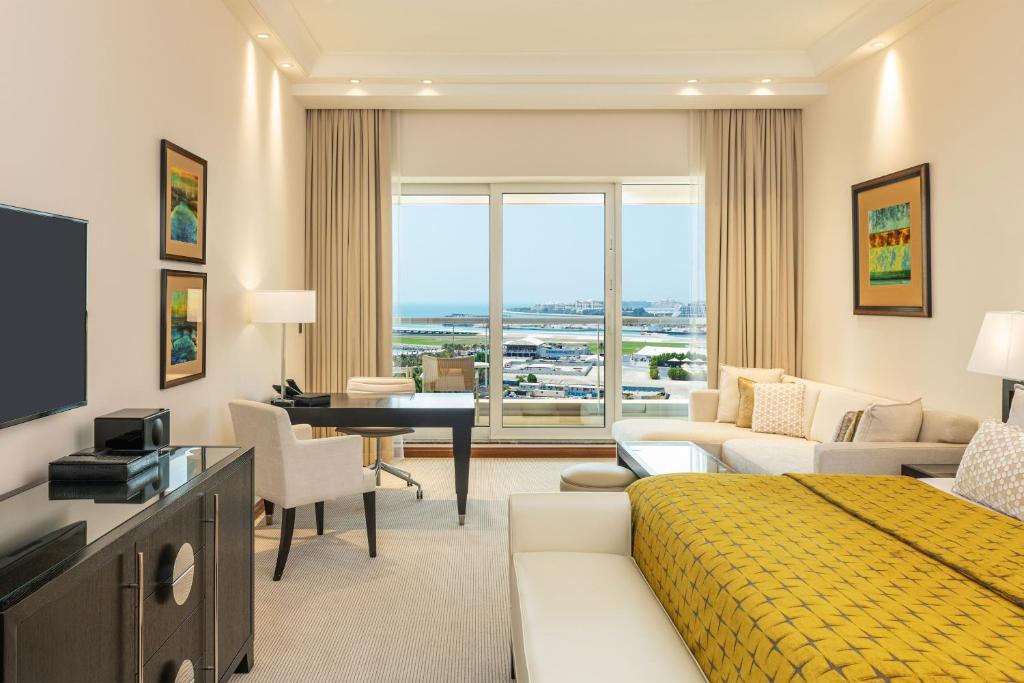 Odpoczynek w hotelu Grosvenor House, a Luxury Collection Hotel Dubaj (hotele przy plaży)