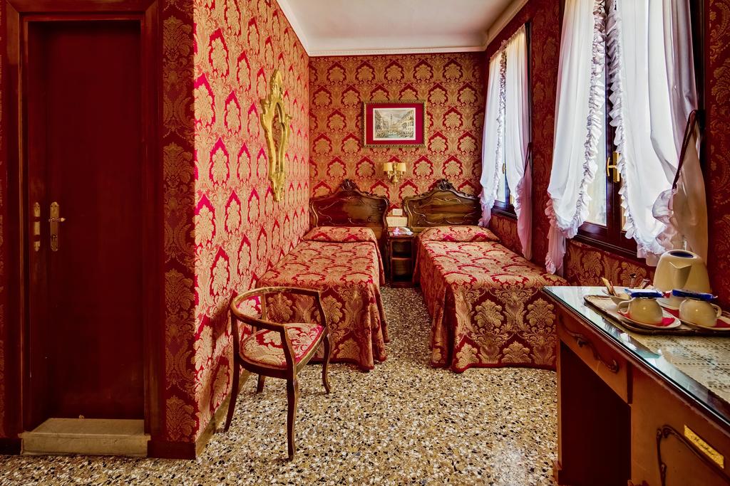 Горящие туры в отель Antica Locanda Sturion Венецианская Ривьера Италия