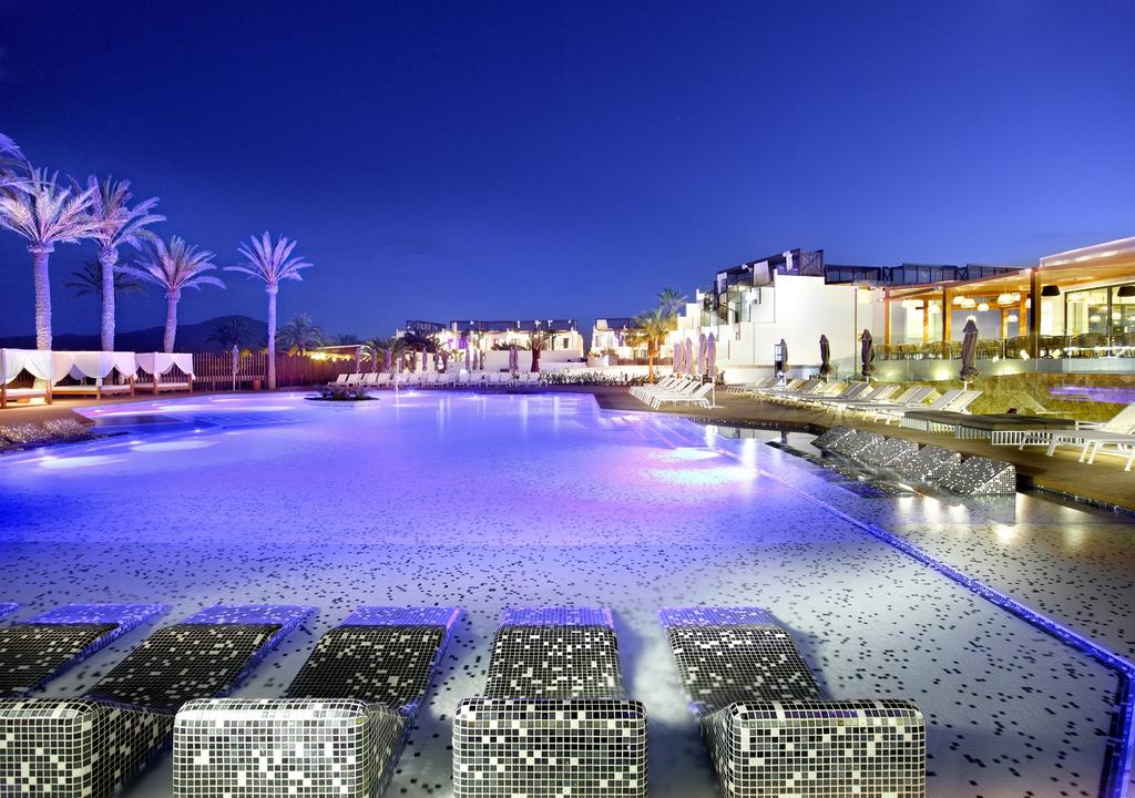 Hard Rock Hotel Ibiza zdjęcia turystów