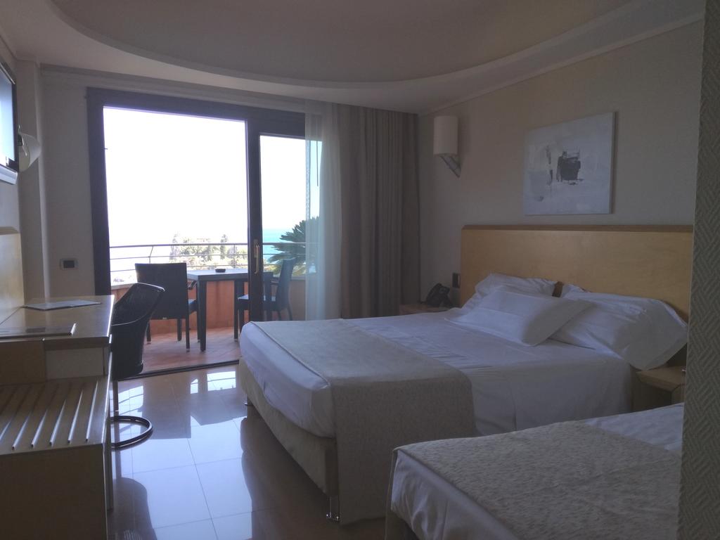Reviews of tourists, Panoramic Hotel Giardini Naxos