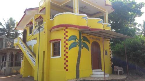 Yellow House, APP, photos