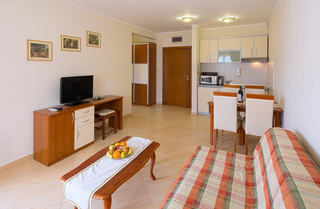 Petrovac, Apartments Holiday Lux, VILLA