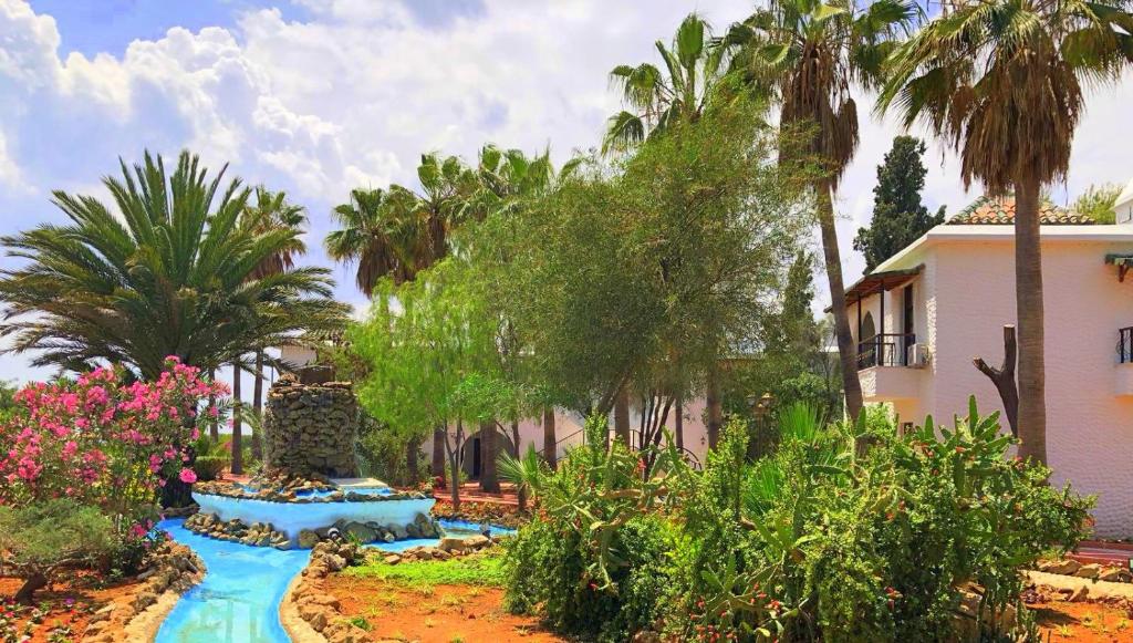 Відпочинок в готелі Merit Cyprus Gardens Seafront Resort & Beach & Casino