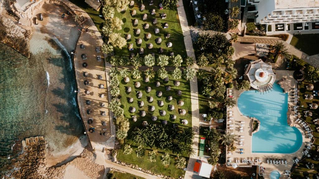 Wakacje hotelowe St George Hotel Spa & Beach Resort (ex. St.George Hotel Spa & Golf Beach Resort) Patos Cypr