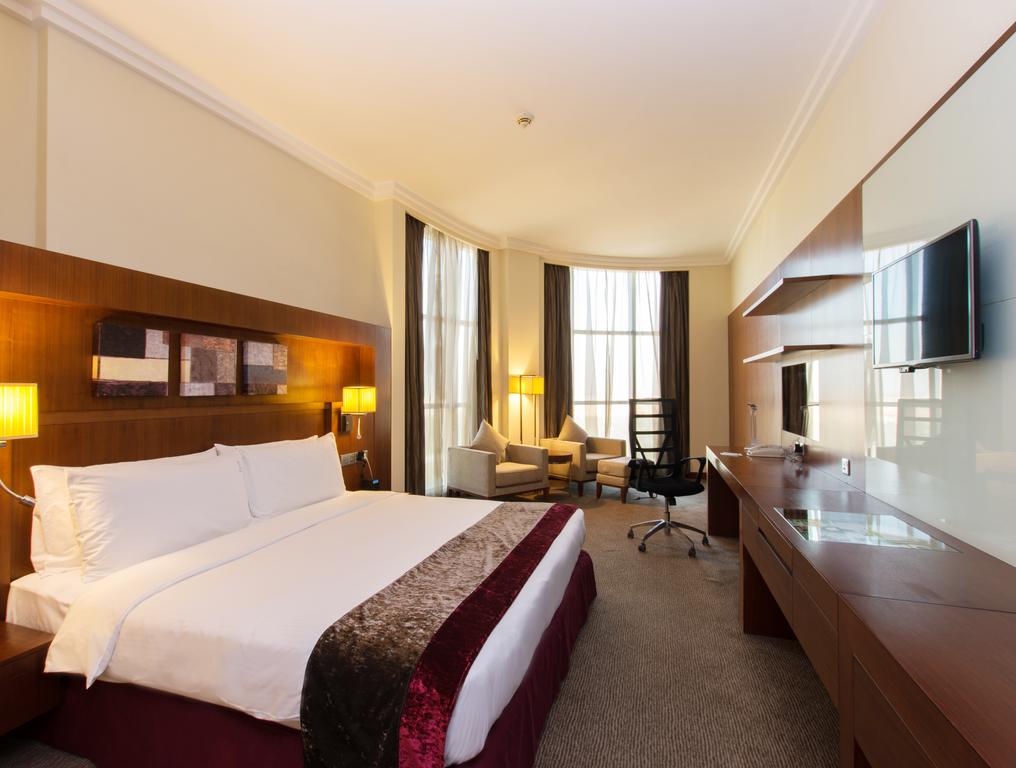 Holiday Inn Abu Dhabi, ОАЭ, Абу-Даби, туры, фото и отзывы