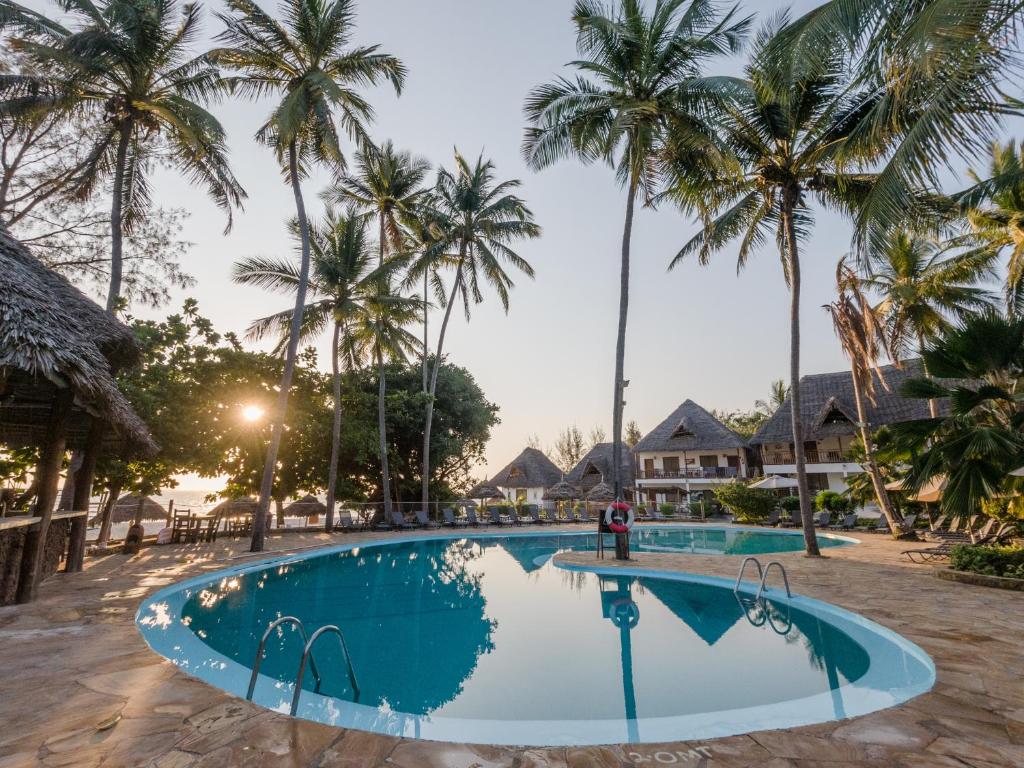 Отдых в отеле Paradise Beach Resort Уроа Танзания