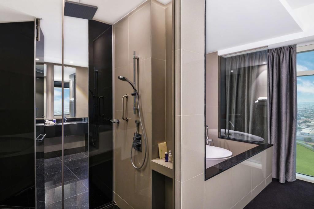 V Hotel Dubai, Curio Collection by Hilton, ОАЭ, Дубай (город)