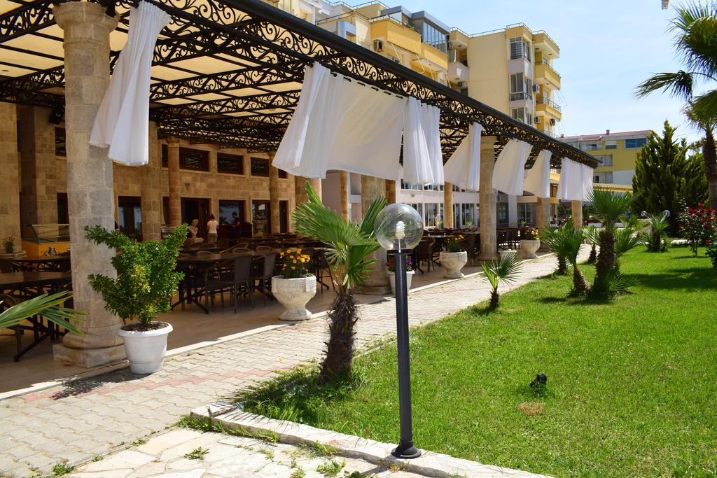 Hotel Royal Park, Албанія