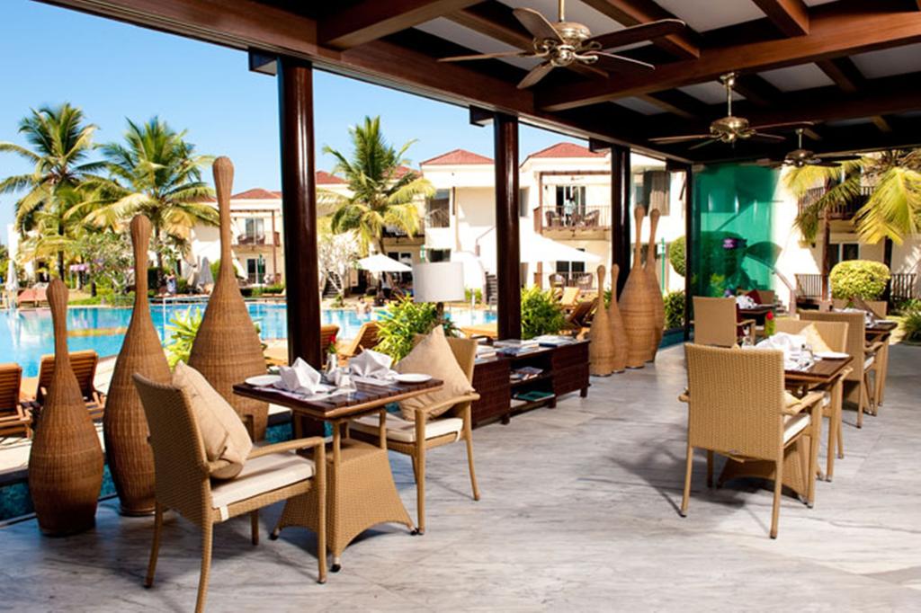 Ціни в готелі Royal Orchid Beach Resort And Spa (ex. Royal Orchid Resort Galaxy)