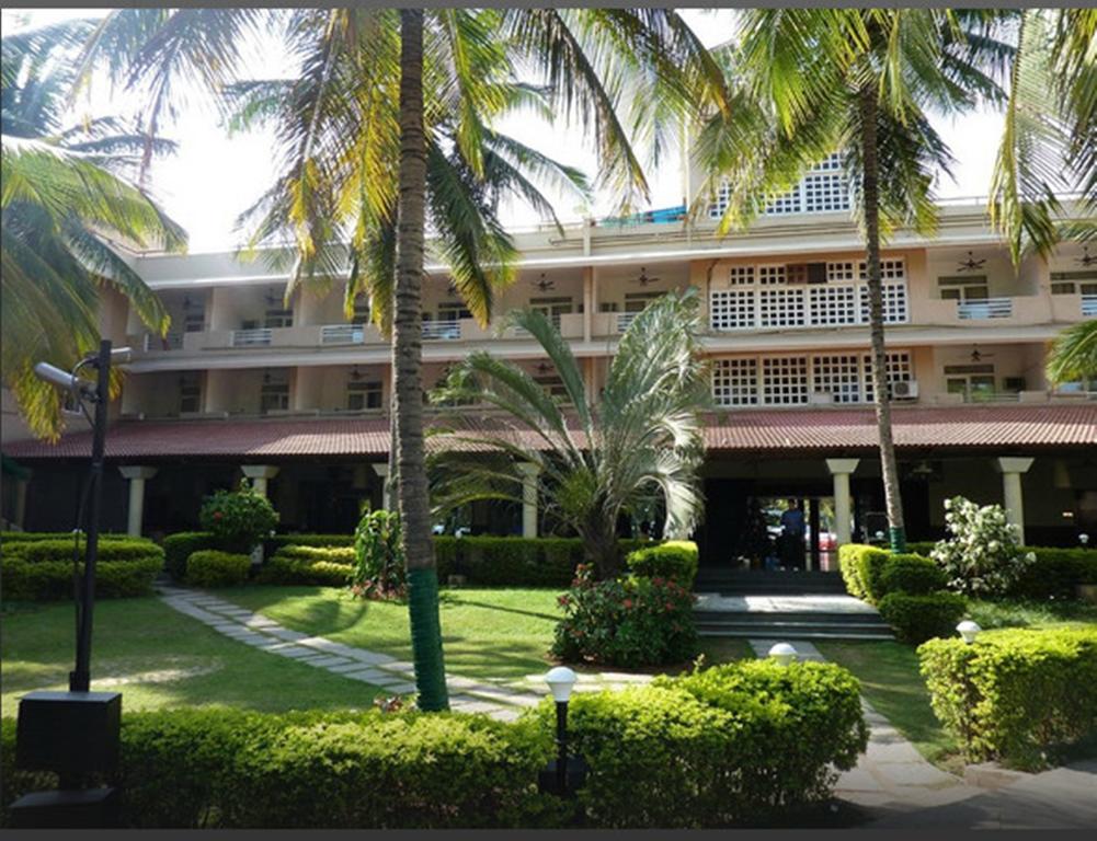 Отдых в отеле Royal Orchid Resort & Convention Centre Бангалор