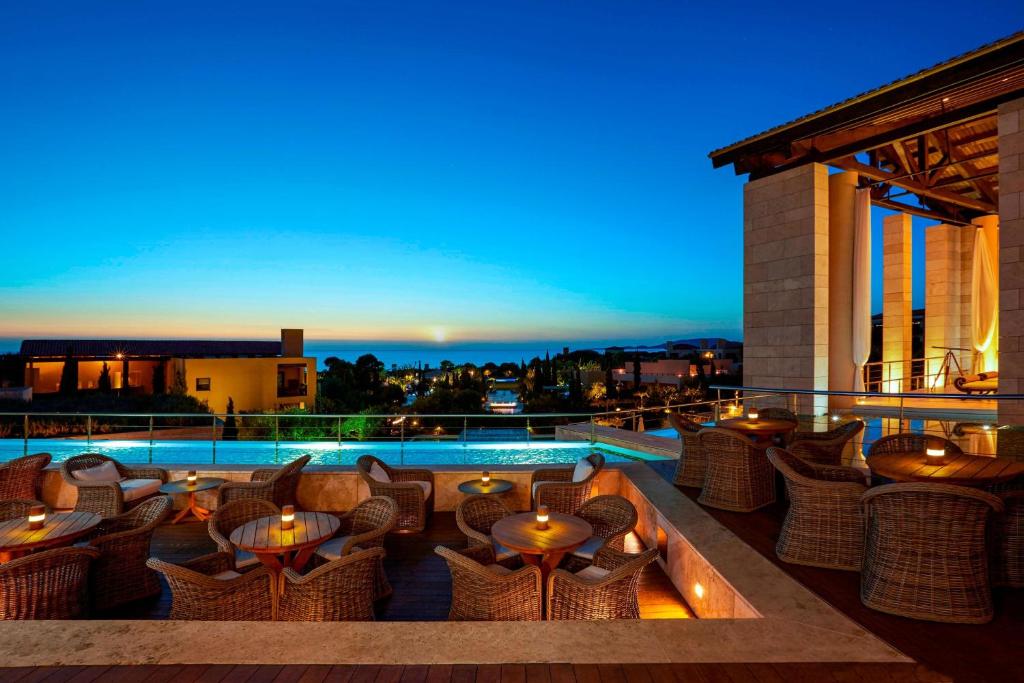 Горящие туры в отель The Romanos, A luxury Collection Resort