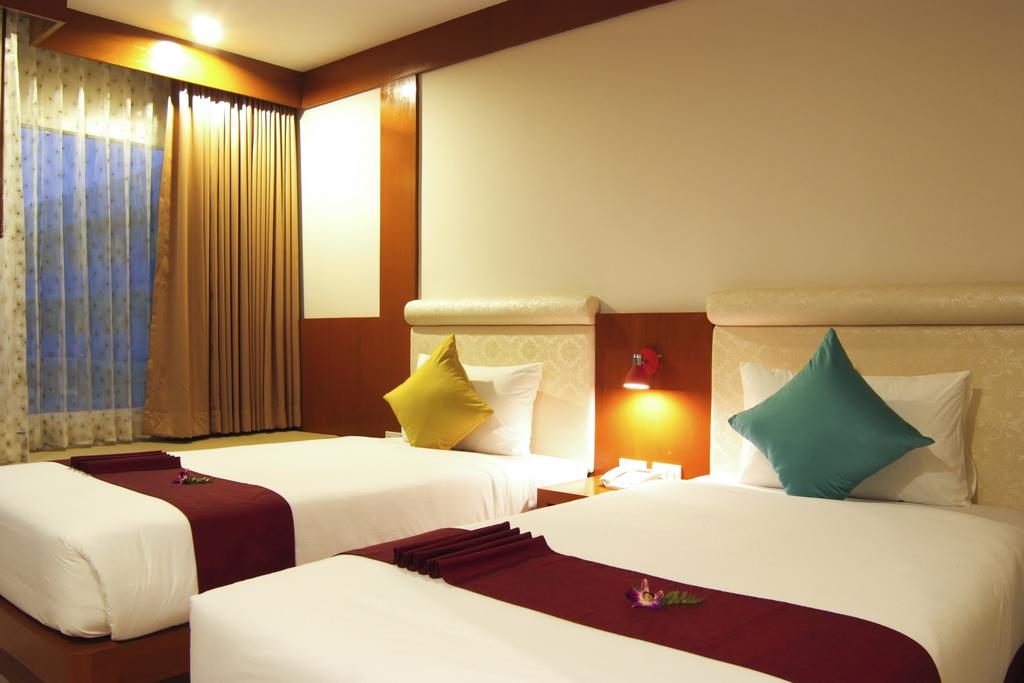 Горящие туры в отель Baumancasa Karon Beach Resort Пхукет Таиланд