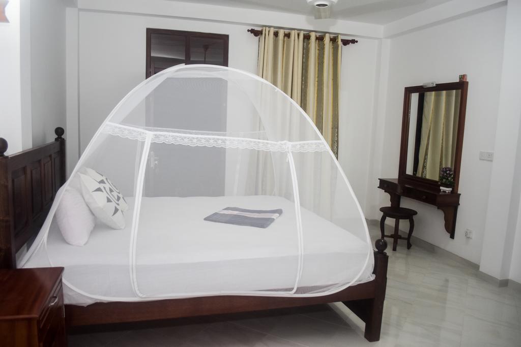 Hotel rest Villa De White Sambur Hikkaduwa Sri Lanka