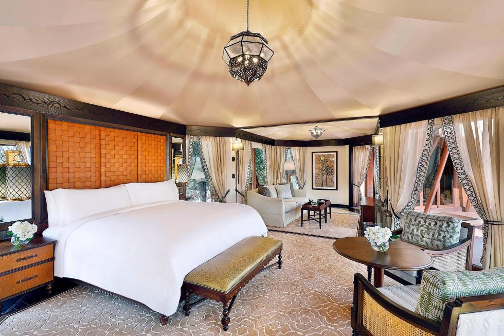 The Ritz-Carlton Ras Al Khaimah, Al Wadi Desert zdjęcia turystów