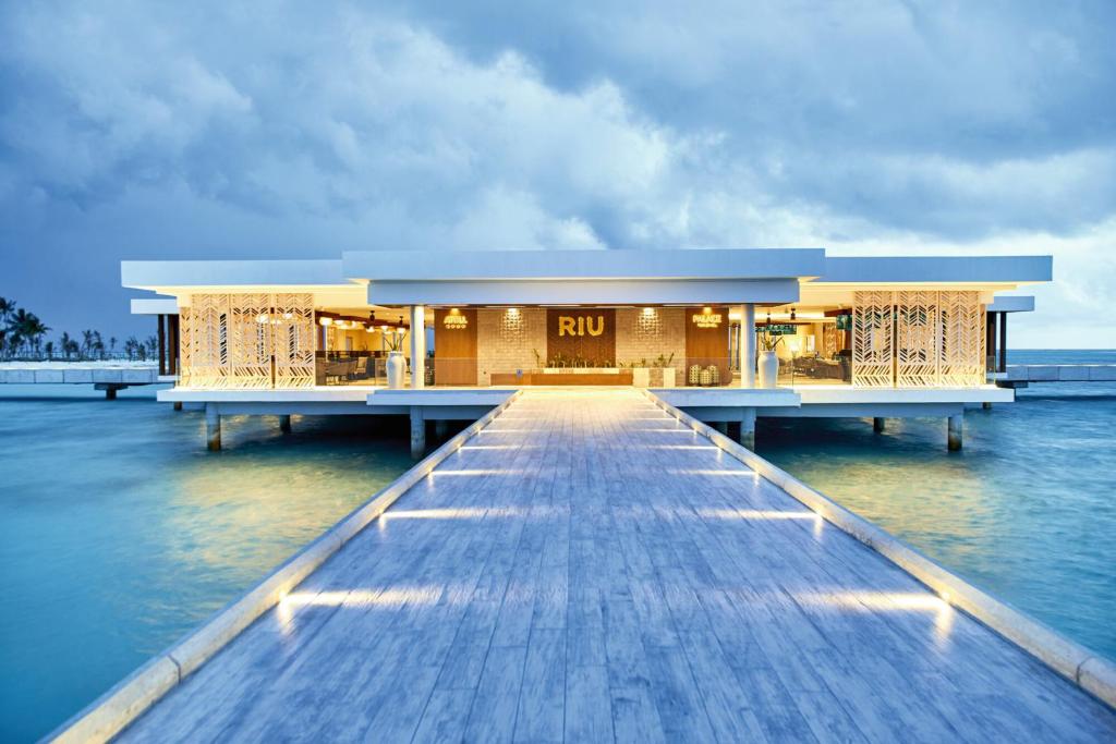 Riu Palace Maldives, Atol Dhaalu ceny