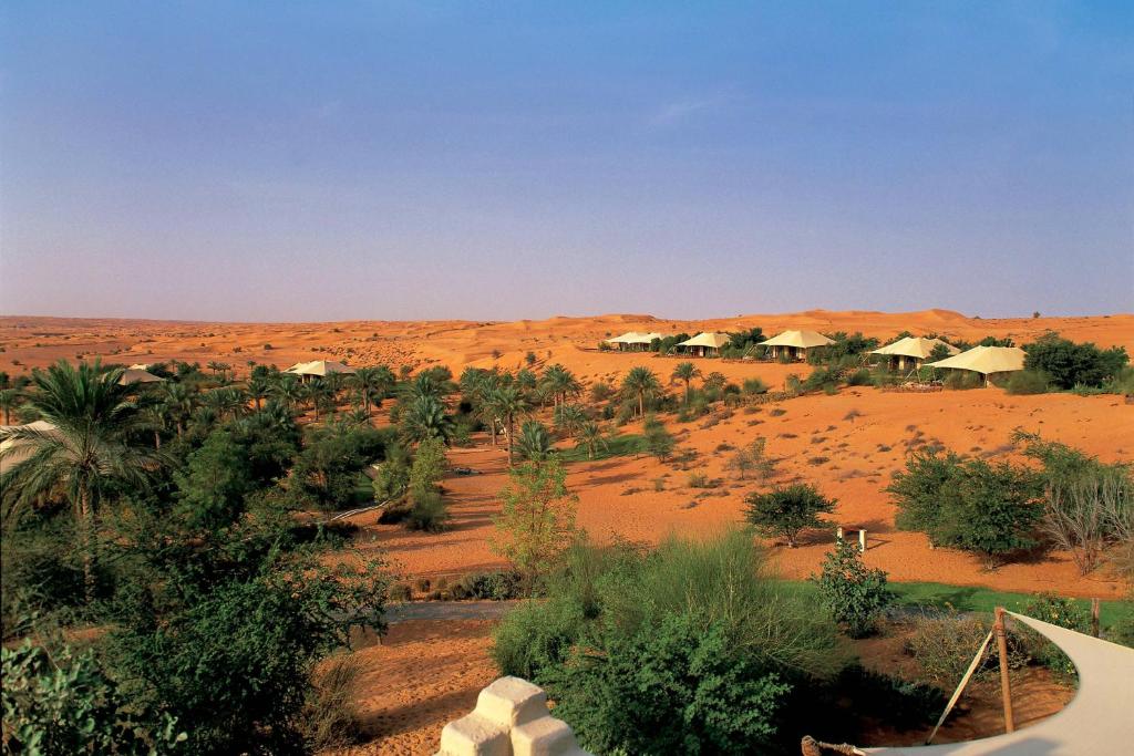 Al Maha, a Luxury Collection Desert Resort & Spa, Курорт в пустелі
