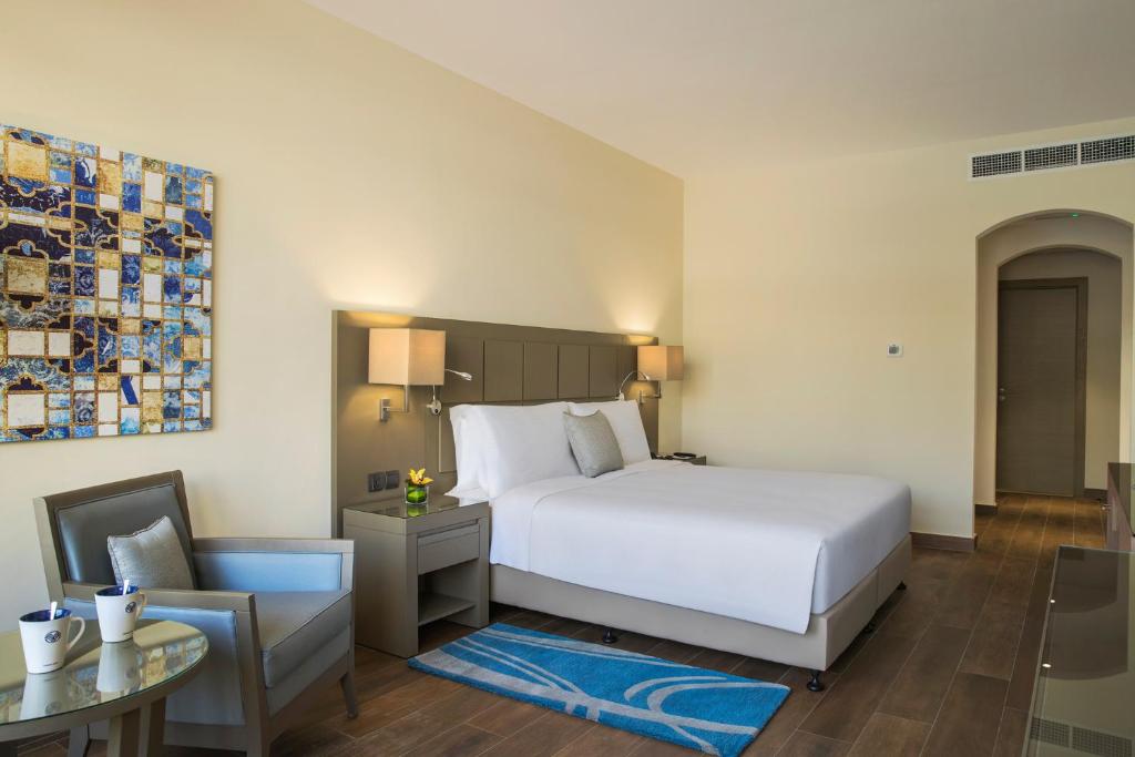 Hotel, 5, The Cove Rotana Resort