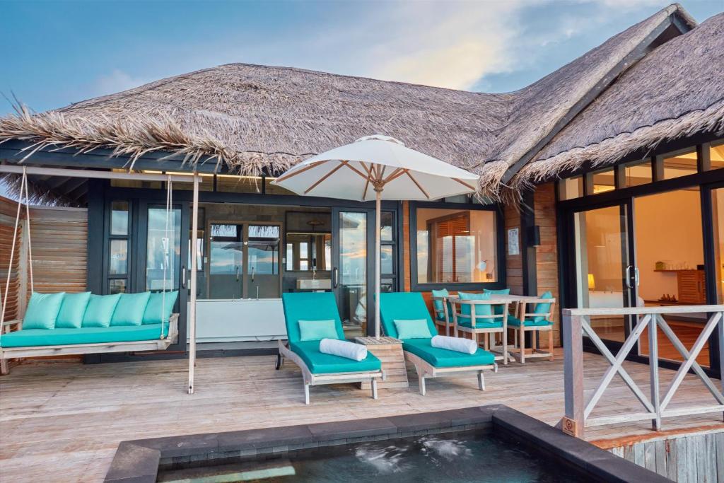Цены в отеле The Beach House at Iruveli Maldives