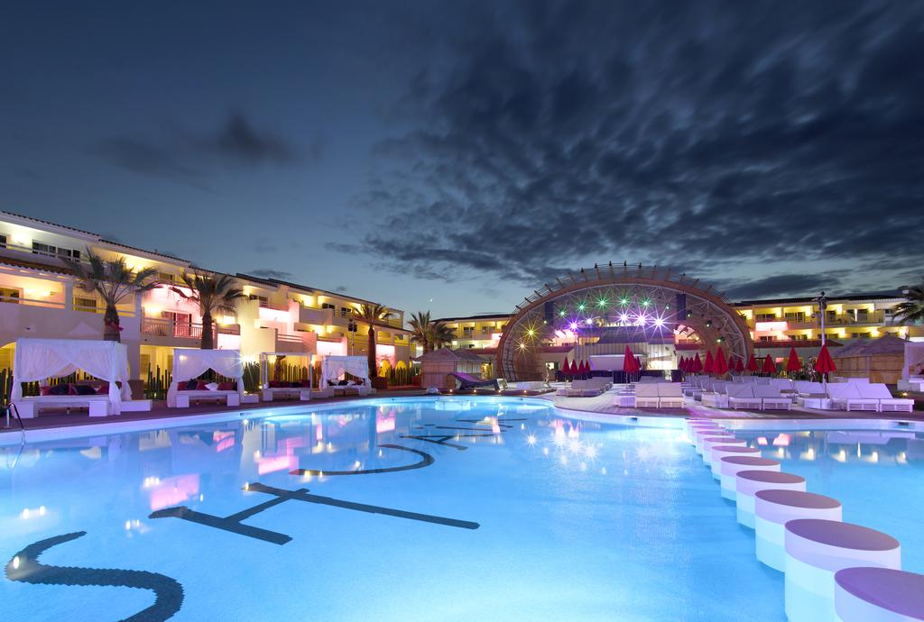 Ceny hoteli Ushuaia Ibiza Beach (Adults Only+18 y.o.)