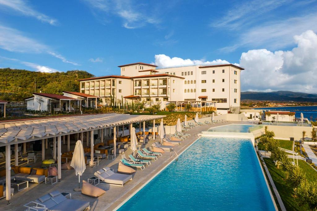 Горящие туры в отель Mount Athos Resort
