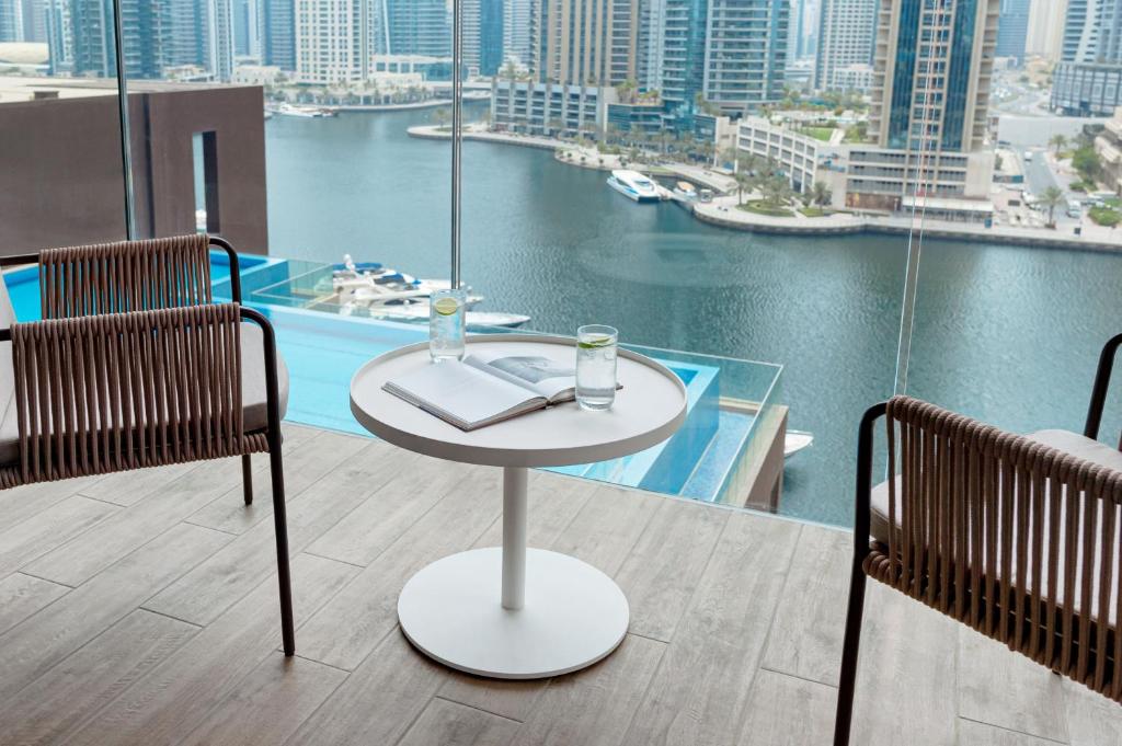 Jumeirah Living Marina Gate, Dubaj (hotele przy plaży) ceny