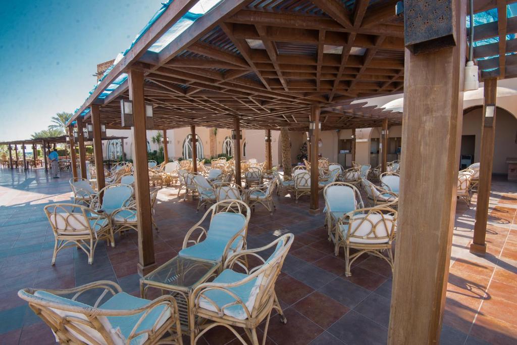 Відпочинок в готелі Shams Alam Beach Resort Марса Алам