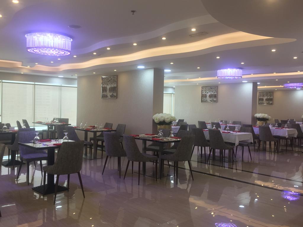 Al Salam Grand Hotel Sharjah, Zjednoczone Emiraty Arabskie, Szardża, wakacje, zdjęcia i recenzje