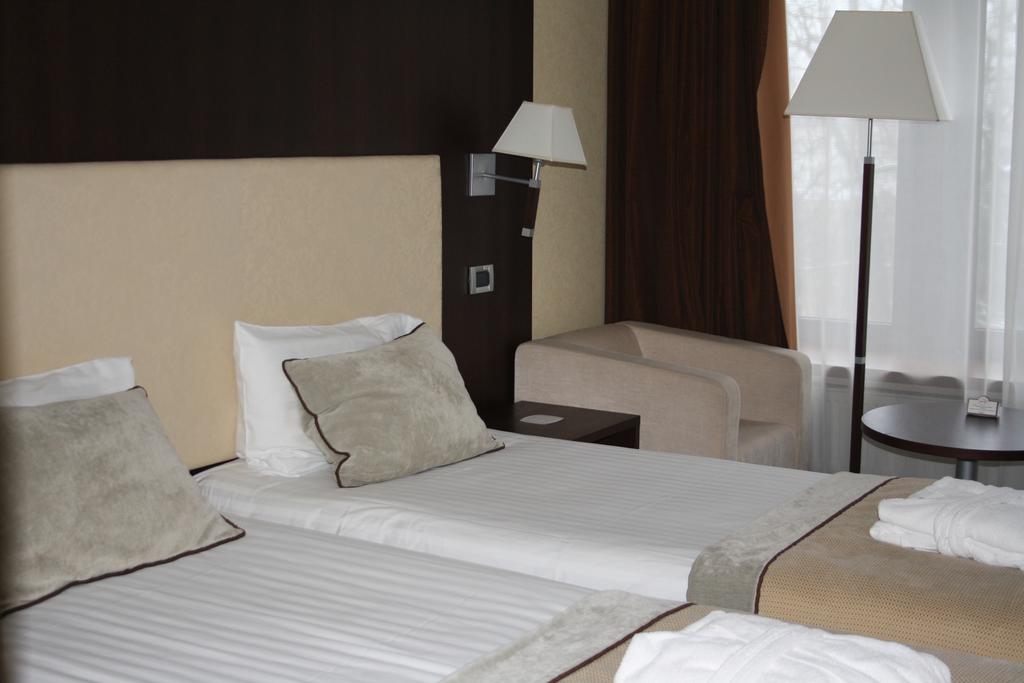 Lviv Premier Hotel Dnister prices
