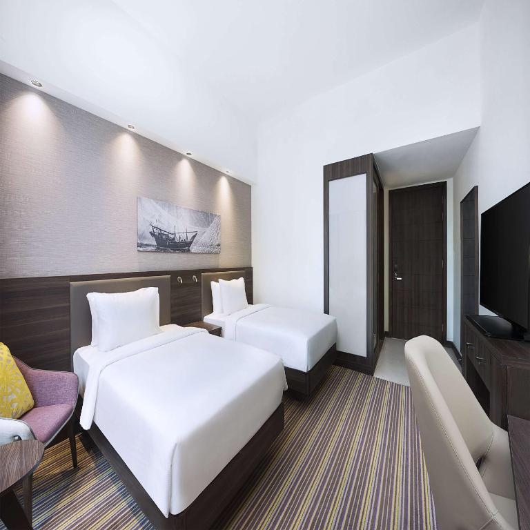 Oferty hotelowe last minute Hampton by Hilton Dubai Airport Dubaj (miasto)