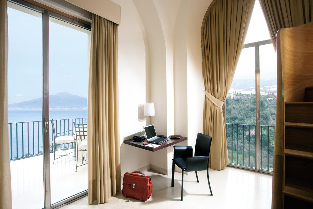 Отдых в отеле Grand Hotel Angiolieri Неаполитанский залив Италия