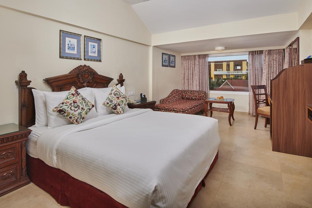 Hotel rest Mayfair Puri India