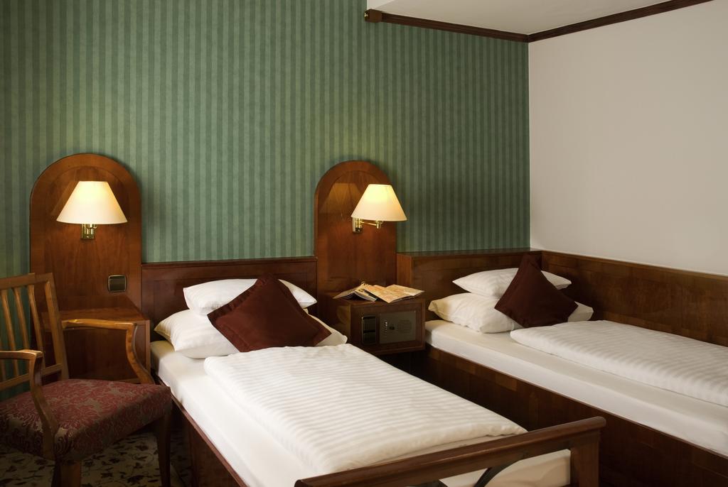 Горящие туры в отель Mercure Grand Hotel Biedermeier