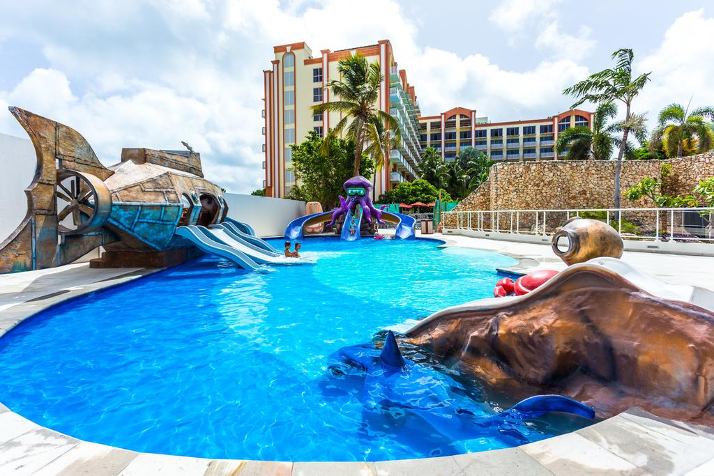 Sonesta Maho Beach Hotel & Casino цена