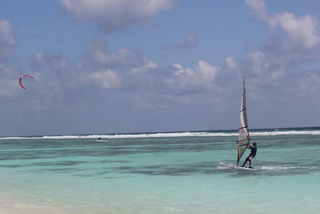 The Aquzz Beach Мальдіви ціни