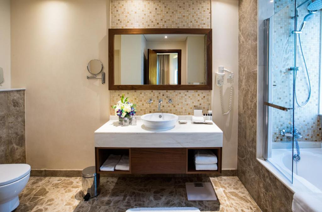 Elite Byblos Hotel (ex. Coral Dubai Al Barsha) фото и отзывы