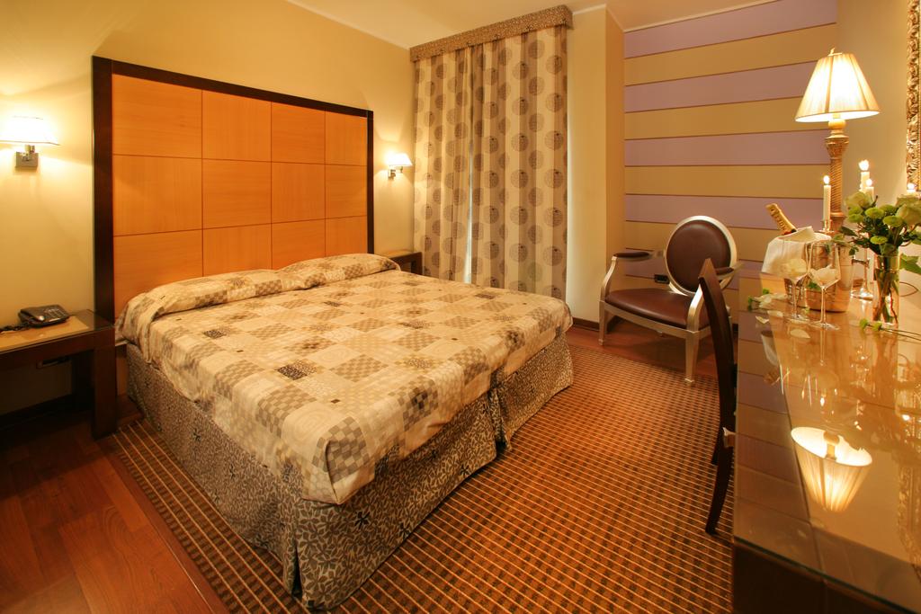 Горящие туры в отель Regent Beach Hotel & Apartment Реджо-ди-Калабрия
