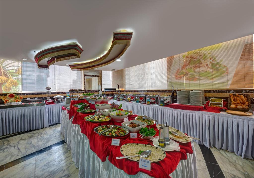 Sharjah Palace Hotel фото и отзывы