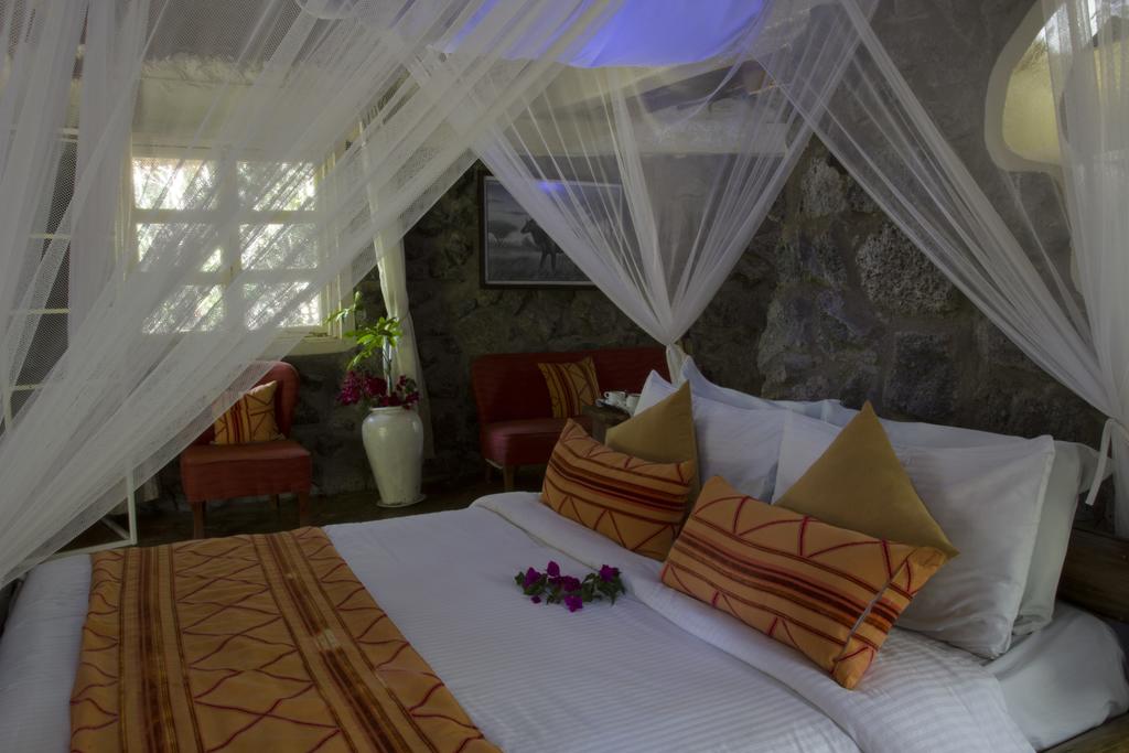 Lake Naivasha Sopa Lodge Hotel, Кения, оз. Найваша, туры, фото и отзывы