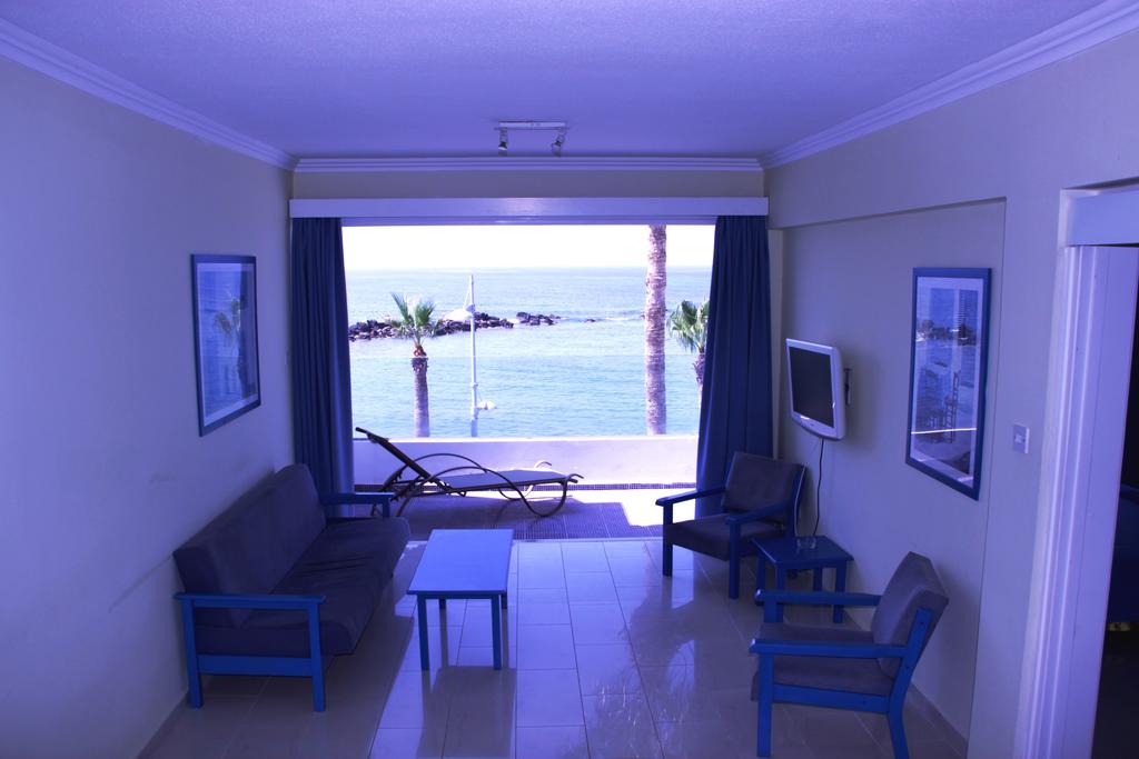 Відгуки про готелі Paphinia Sea View Apartments