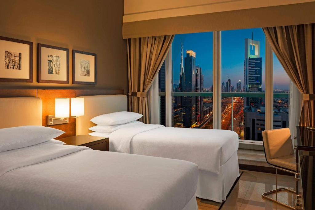 Four Points By Sheraton Sheikh Zayed Road, Дубай (місто) ціни