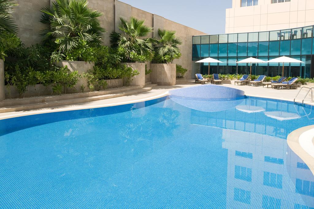 Holiday Inn Muscat Al Seeb, питание