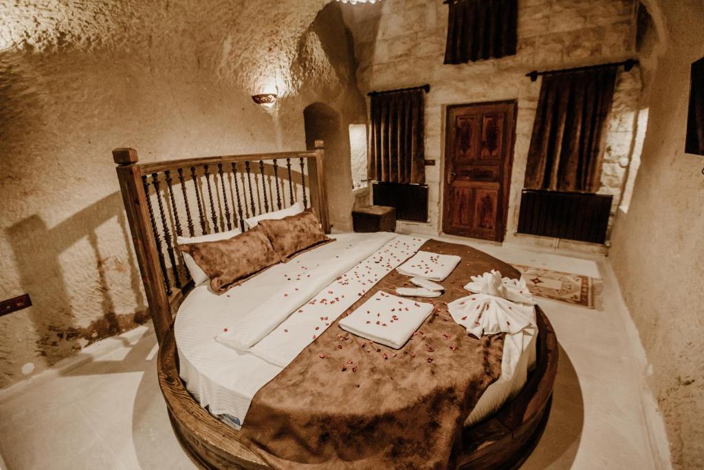 Romantic Cave Hotel ціна