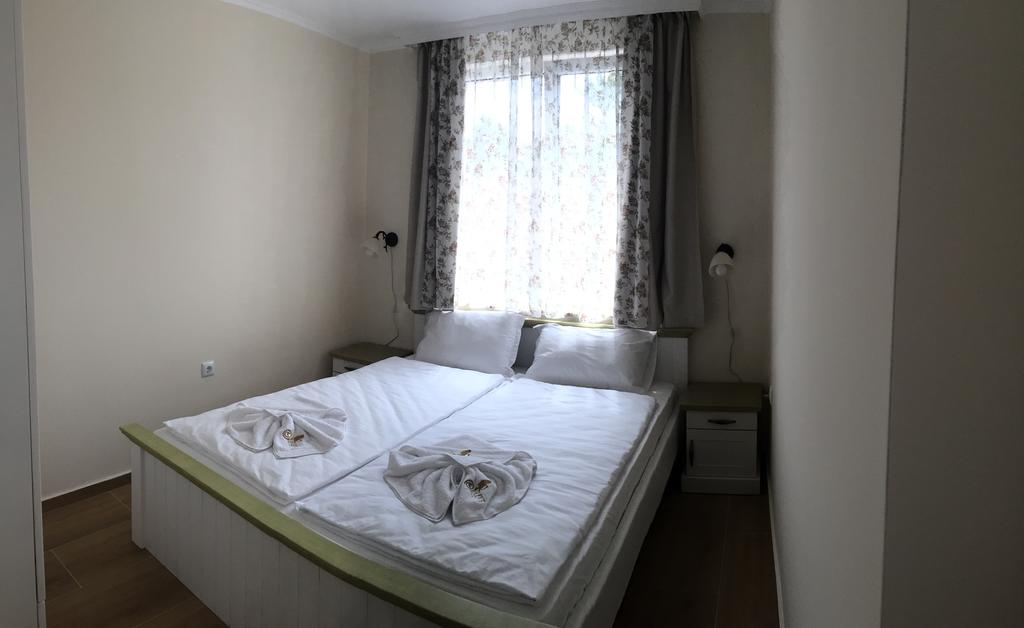 Відпочинок в готелі Sirena Palace Обзор Болгарія