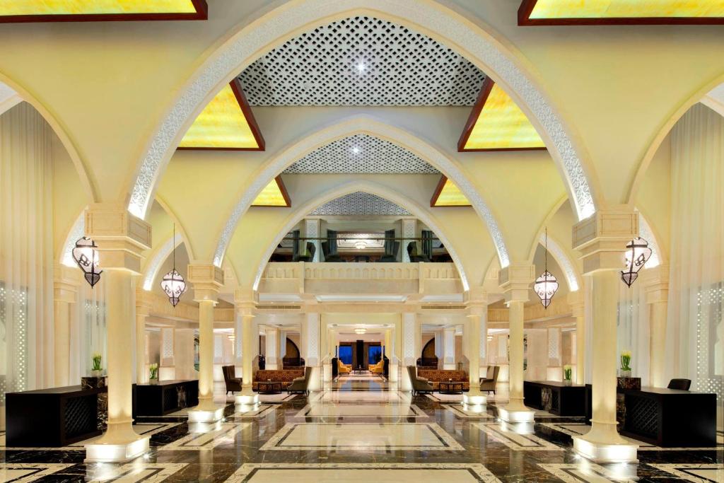 Sheraton Sharjah Beach Resort & Spa, odżywianie